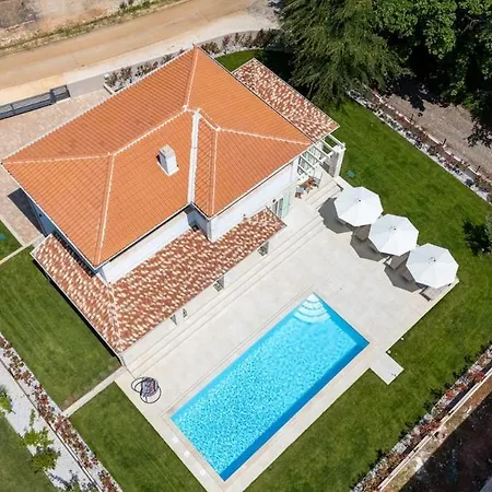 Nobilis * Vižinada
