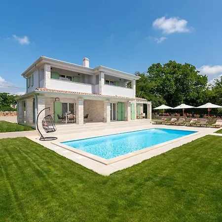 Nobilis Villa *